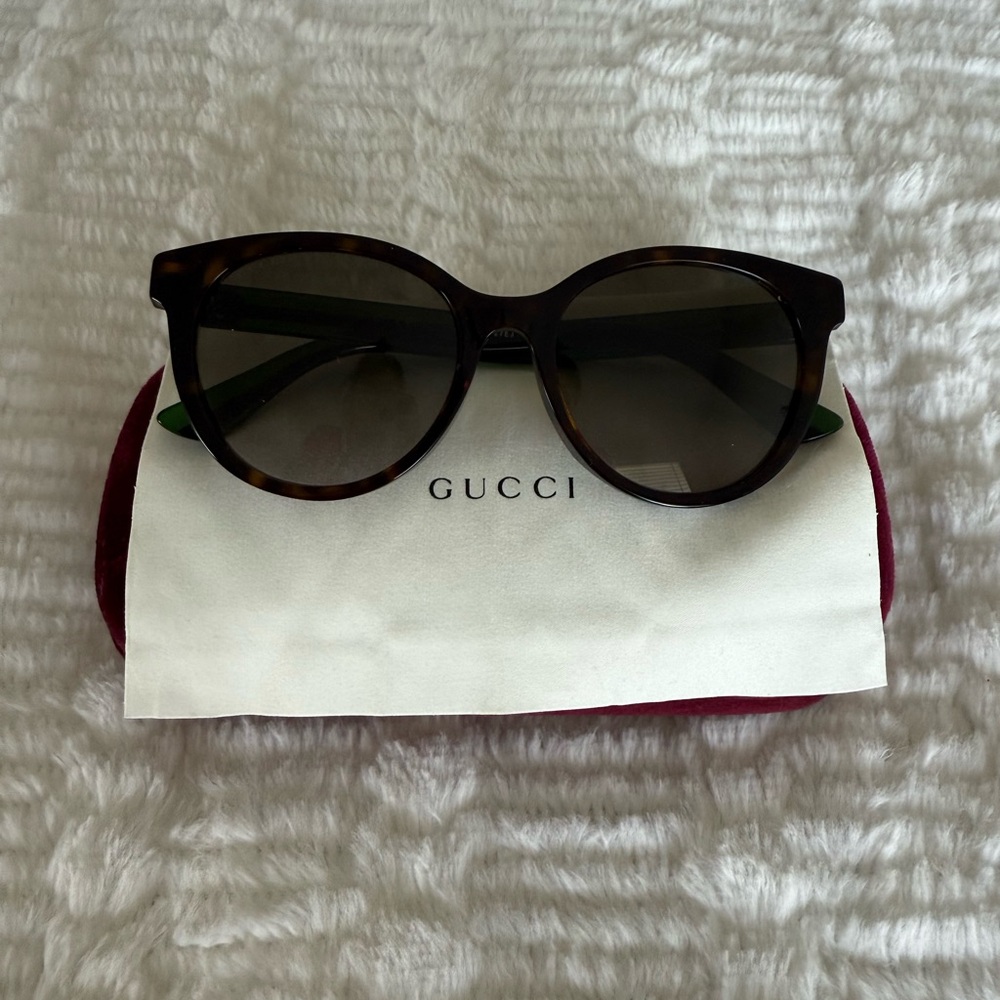 Gucci Women's Brown Sunglasses - Picture 4 of 5
